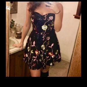 STUNNING Black sequin Floral Strapless Party Dress